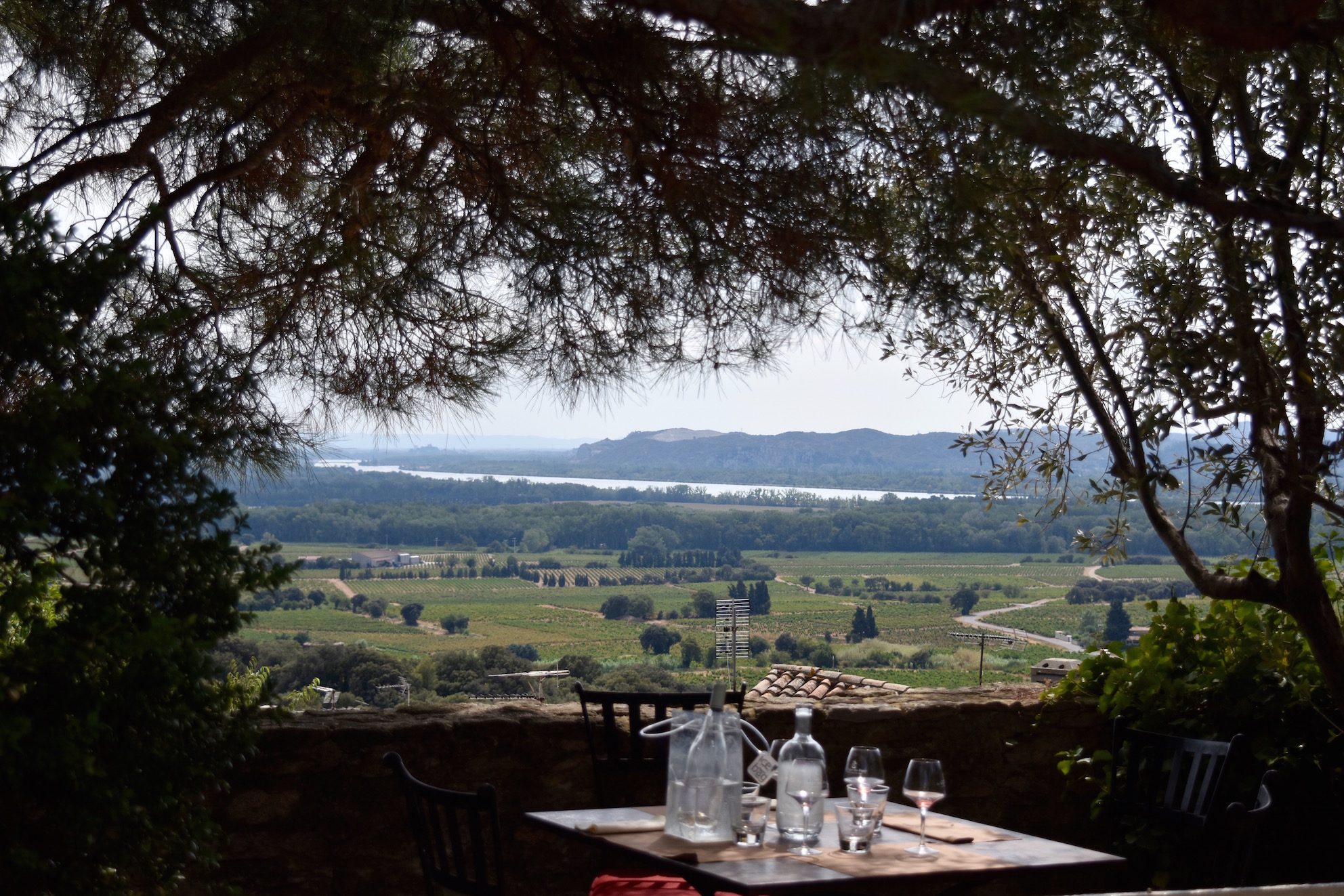 a-lovely-planet-chateauneuf-du-pape-restaurant