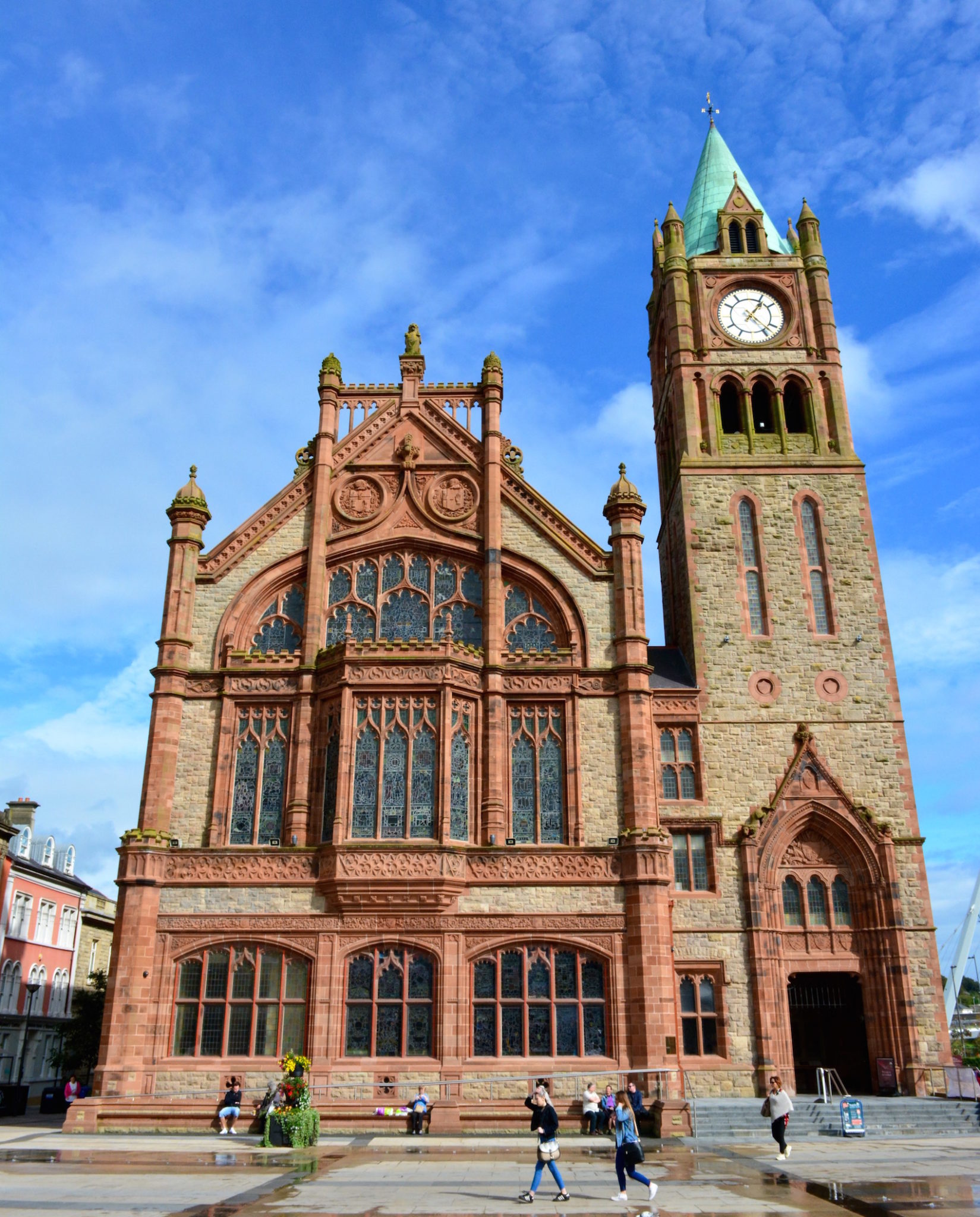 a-lovely-planet-derry-guildhall